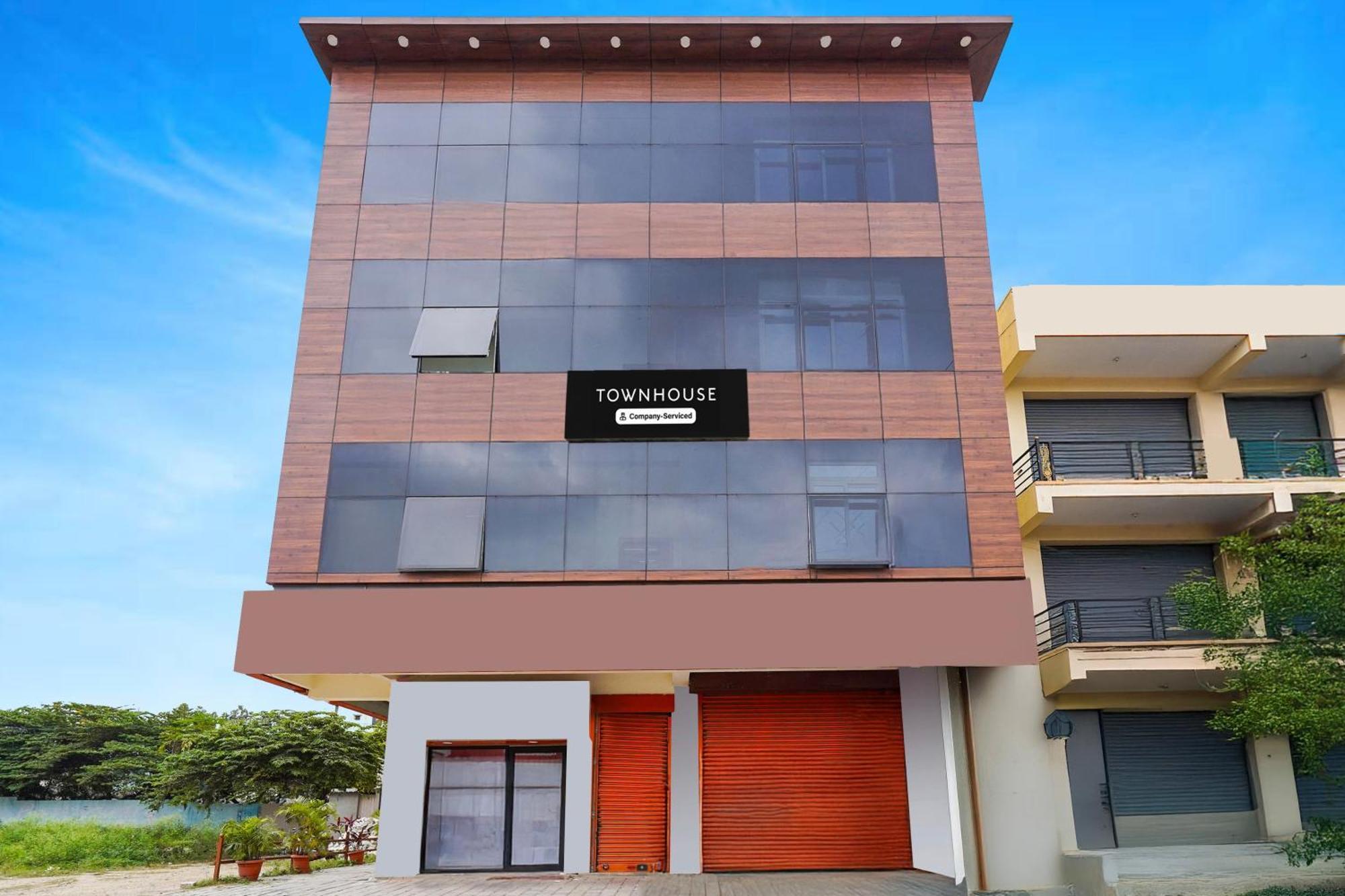 Townhouse Bidadi Formerly Royal Garuda Exterior foto