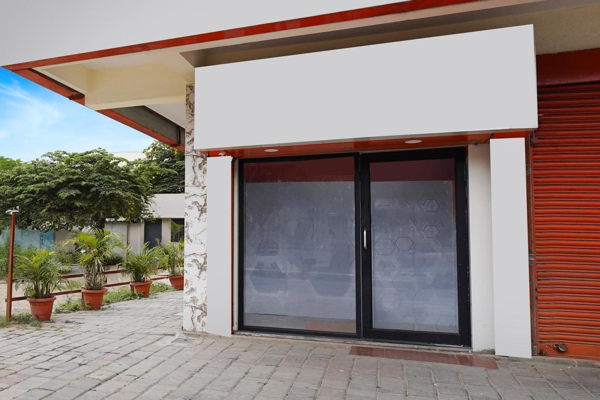 Townhouse Bidadi Formerly Royal Garuda Exterior foto